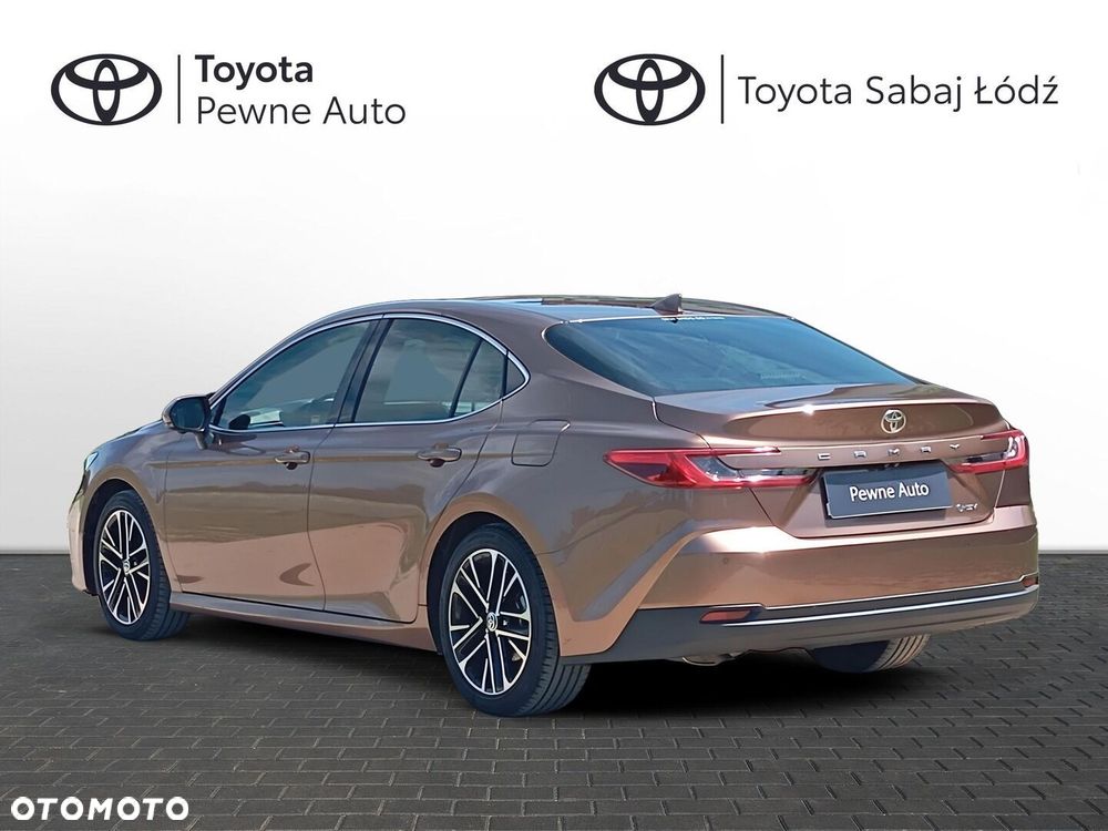 Toyota Camry - 3