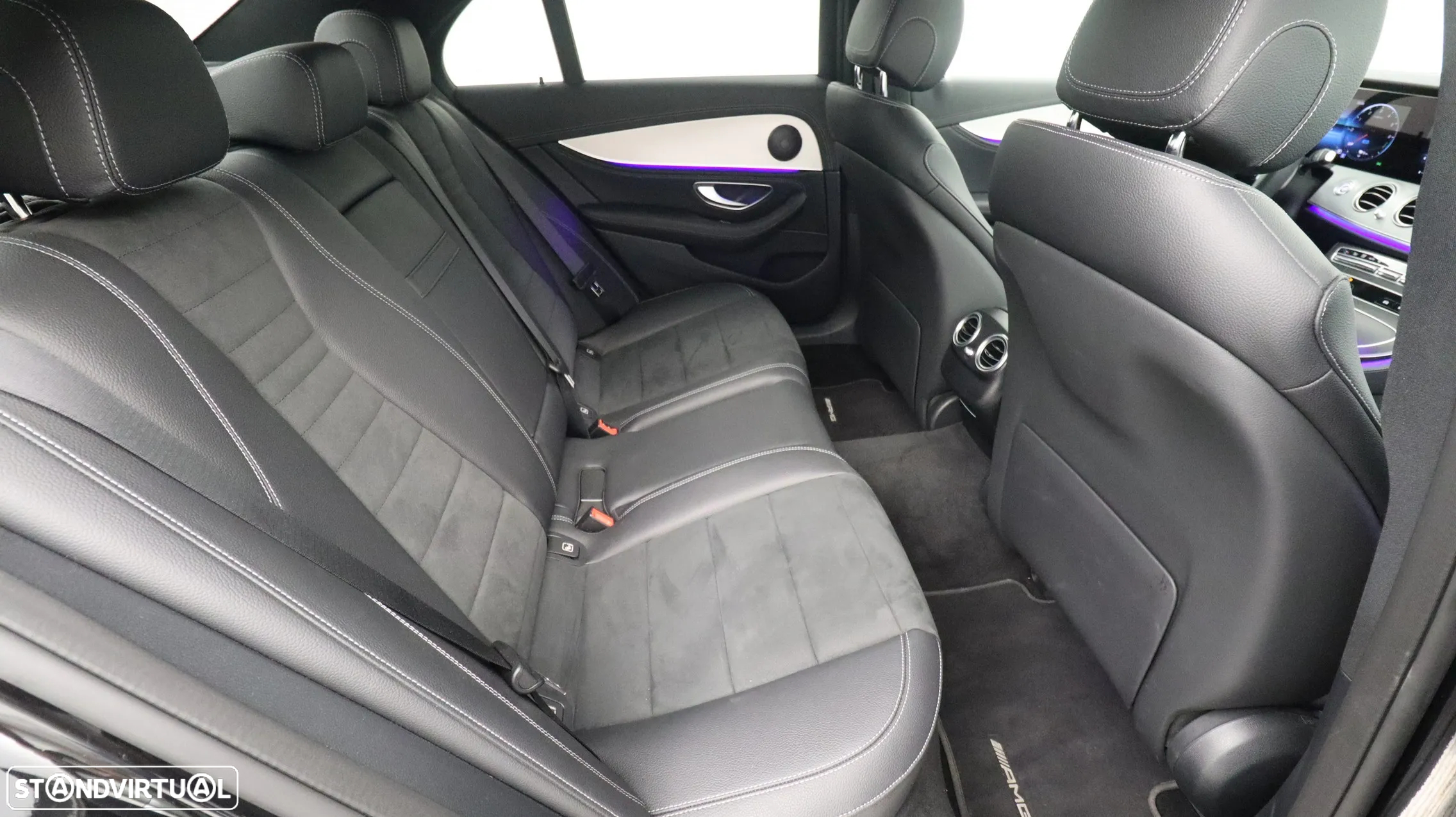 Mercedes-Benz E 300 de AMG Line - 26