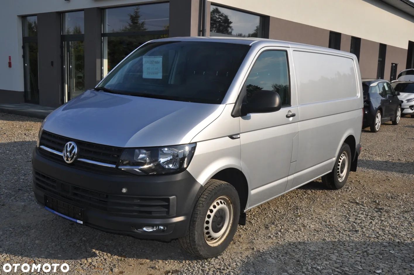 Volkswagen Transporter - 1