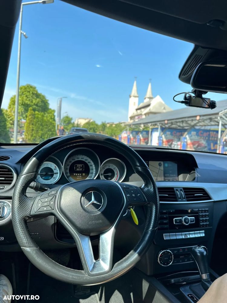 Mercedes-Benz C 220 CDI DPF Coupe (BlueEFFICIENCY) 7G-TRONIC - 2