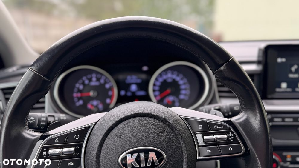 Kia Ceed 1.4 T-GDI DCT OPF Platinum Edition - 39