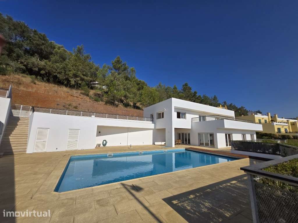 Moradia T5 com Terraço e Piscina - Grande imagem: 3/54