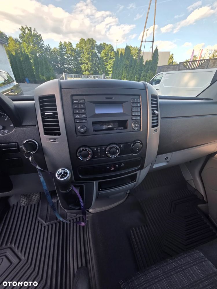 Mercedes-Benz Sprinter - 22