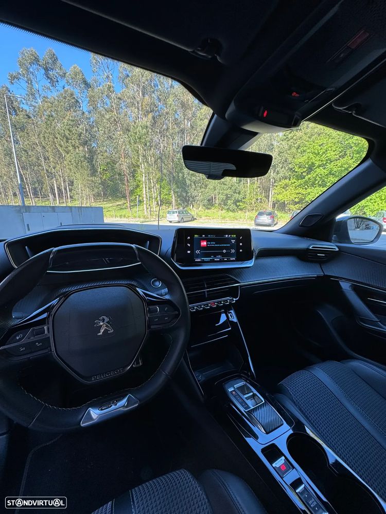 Peugeot e-2008 50 kWh GT - 9