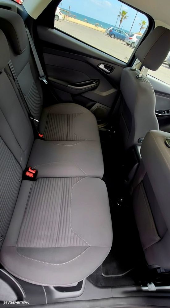 Ford Focus - 16