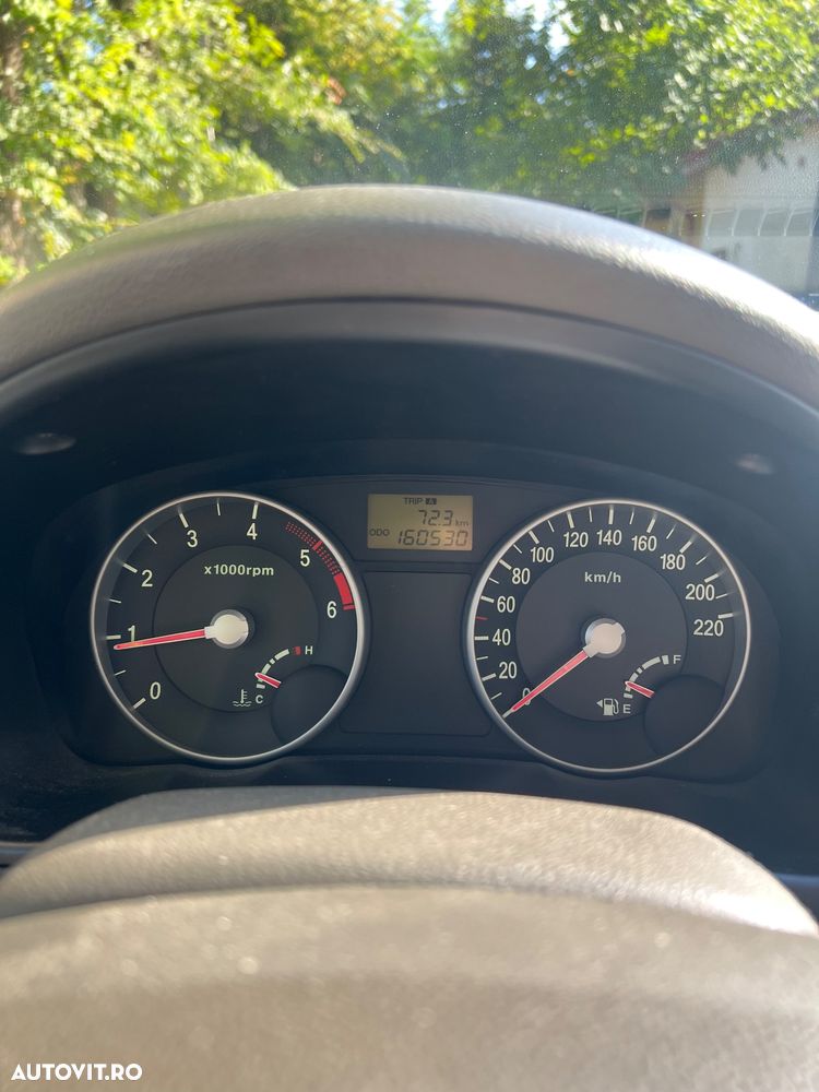 Hyundai Accent - 6