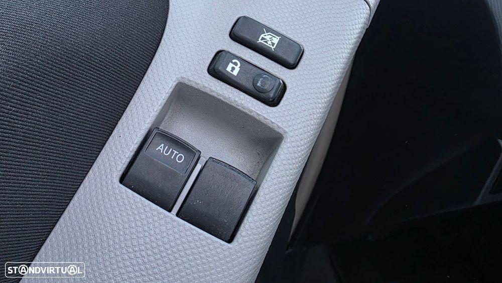 Toyota Yaris 1.0 VVT-i AC - 19