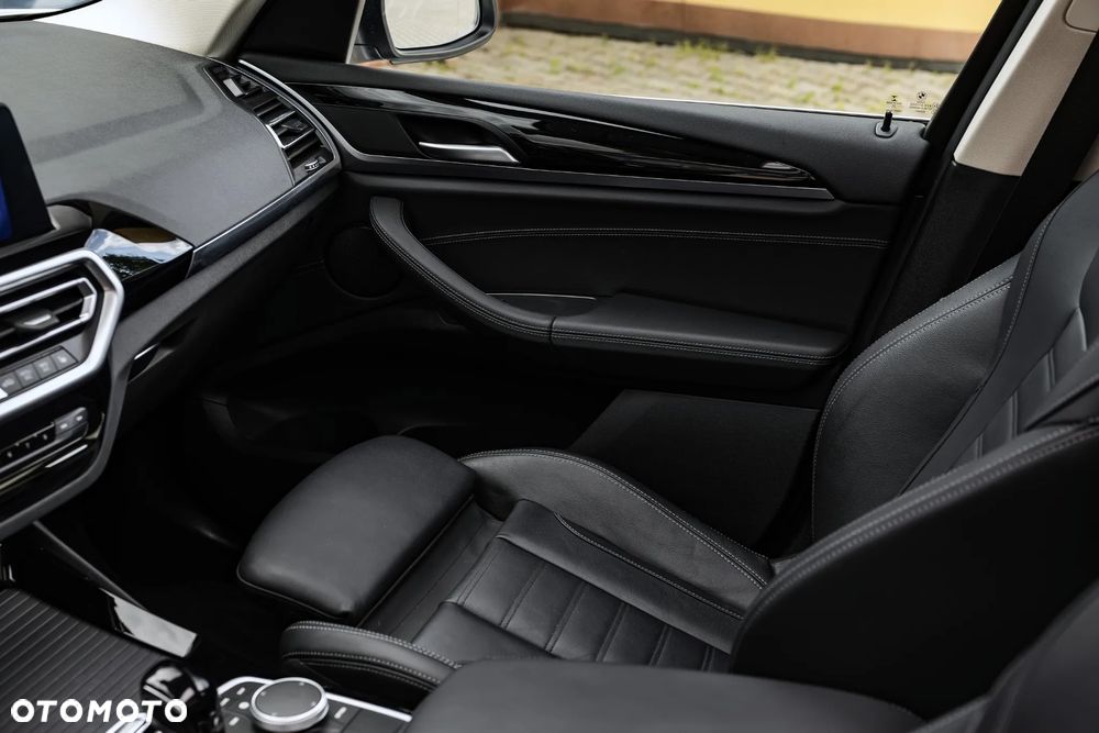 BMW X3 sDrive18d sport - 23