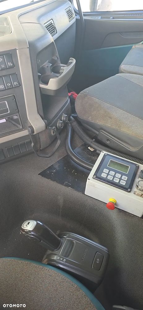 Volvo FM 330 6X2 - 5