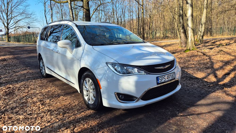 Chrysler Pacifica - 3