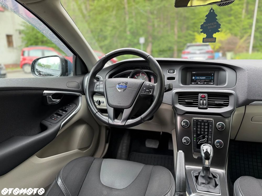 Volvo V40 D2 Powershift Momentum - 8