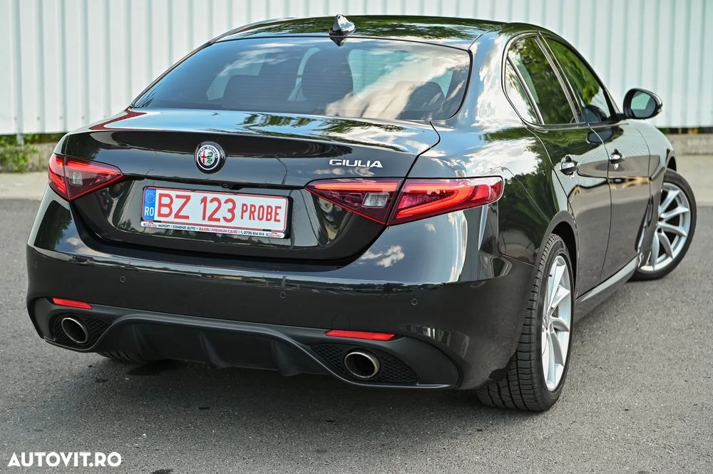 Alfa Romeo Giulia 2.0 Turbo RWD AT8 Super - 37