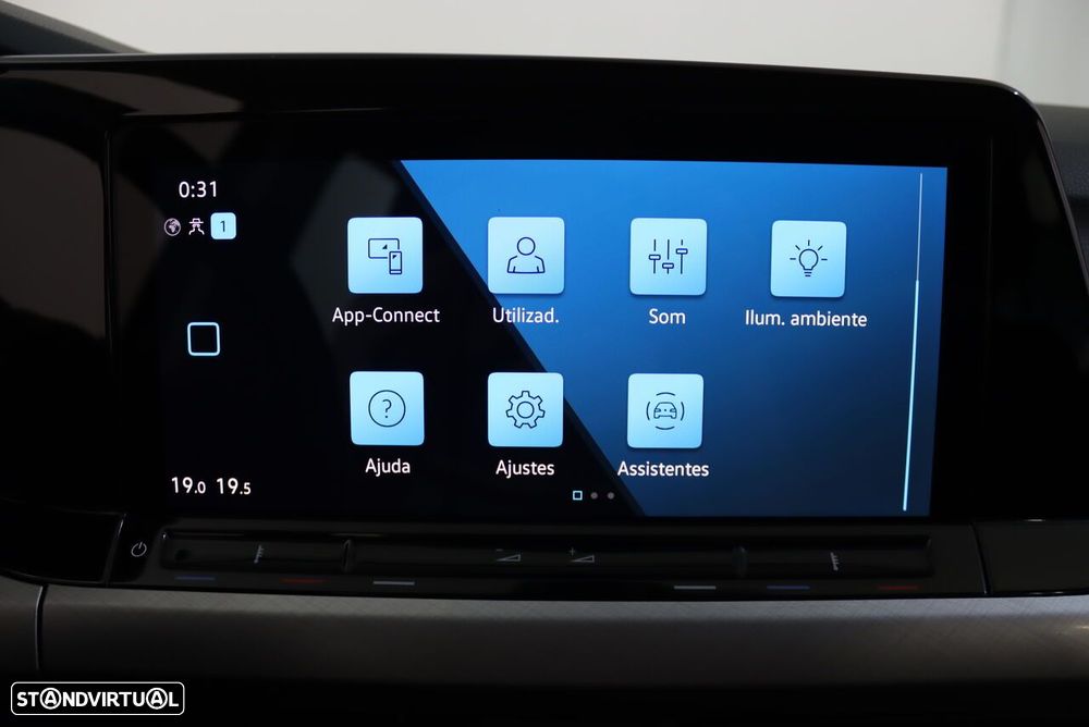 VW Golf 2.0 TDI Life - 24