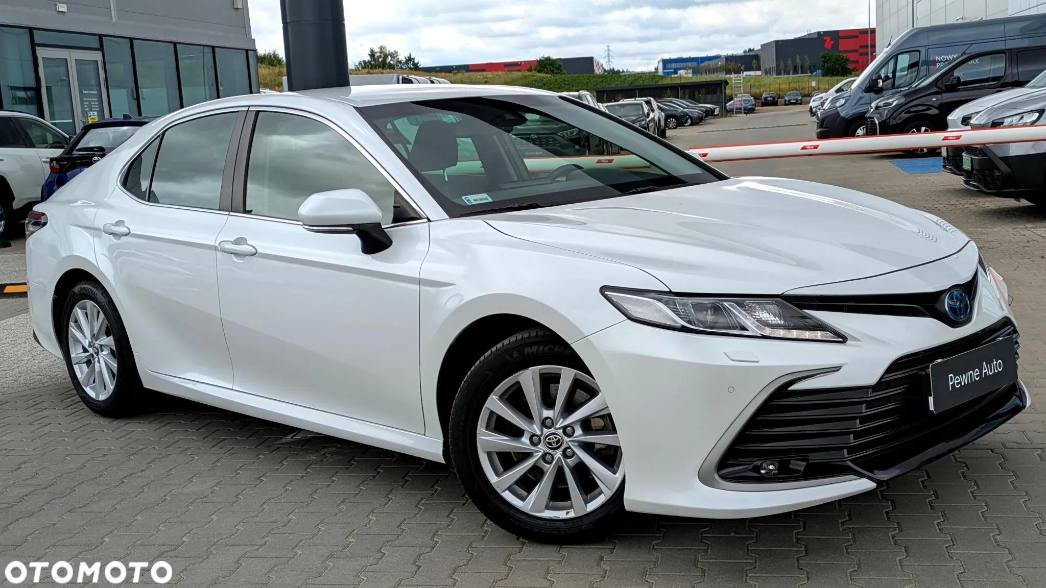 Toyota Camry 2.5 Hybrid Comfort CVT - 4