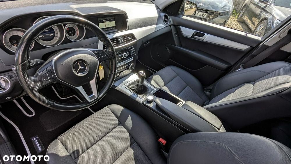 Mercedes-Benz Klasa C 200 CDI BlueEff Classic - 17