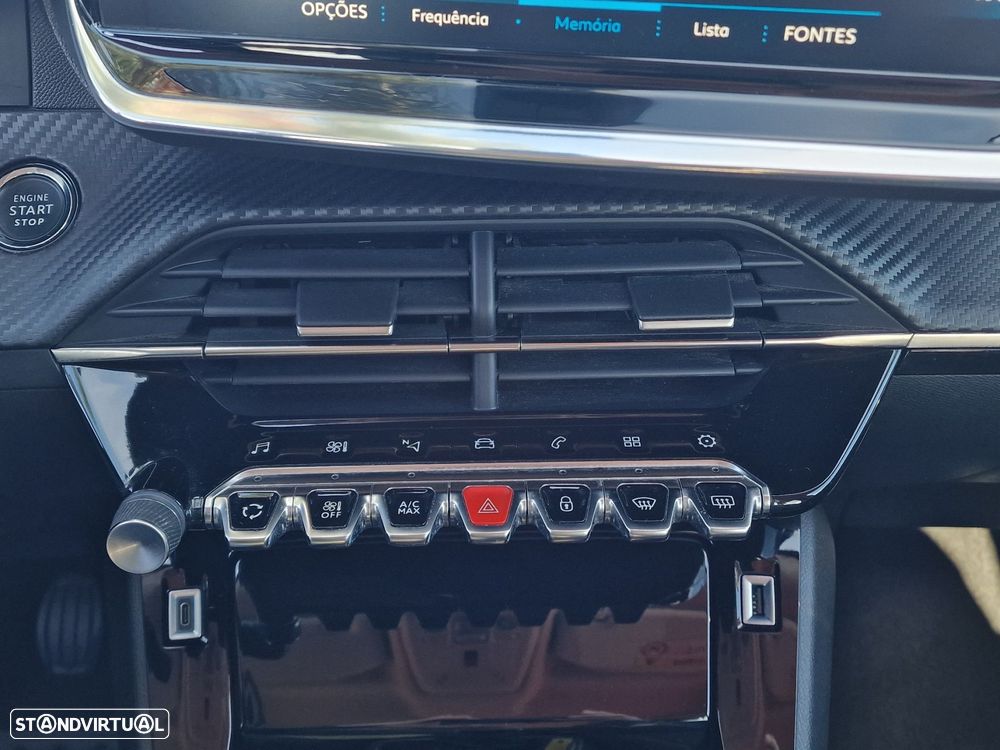 Peugeot 2008 1.2 PureTech Allure Pack - 31