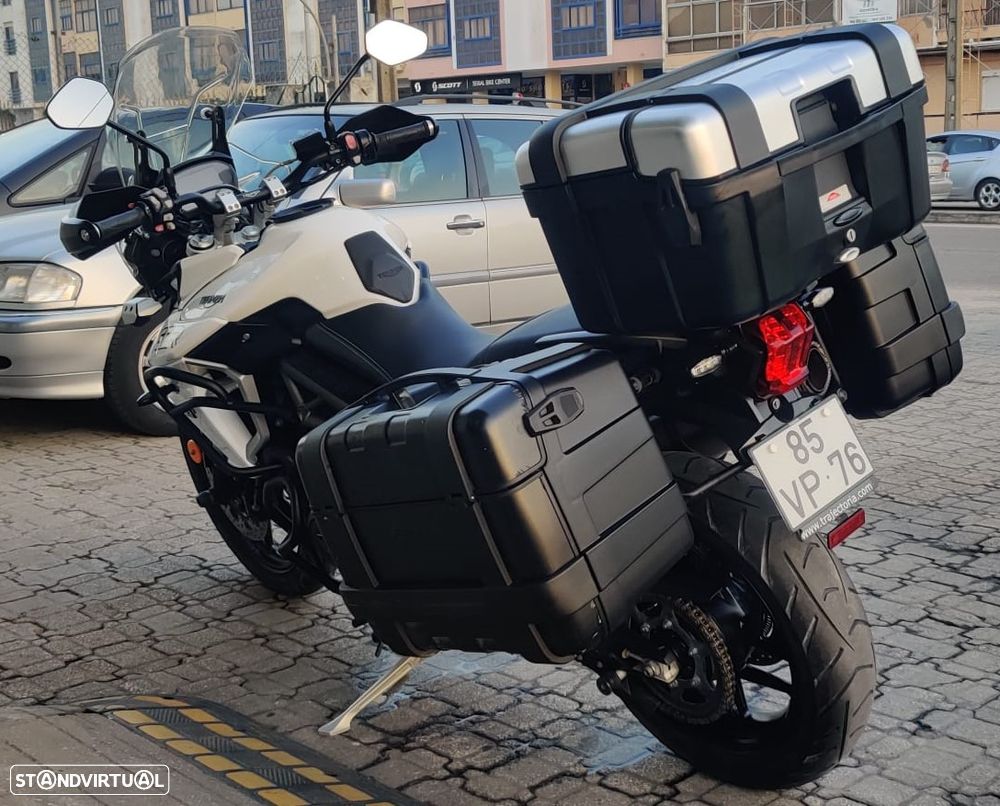Triumph Tiger 800 XRX - 8