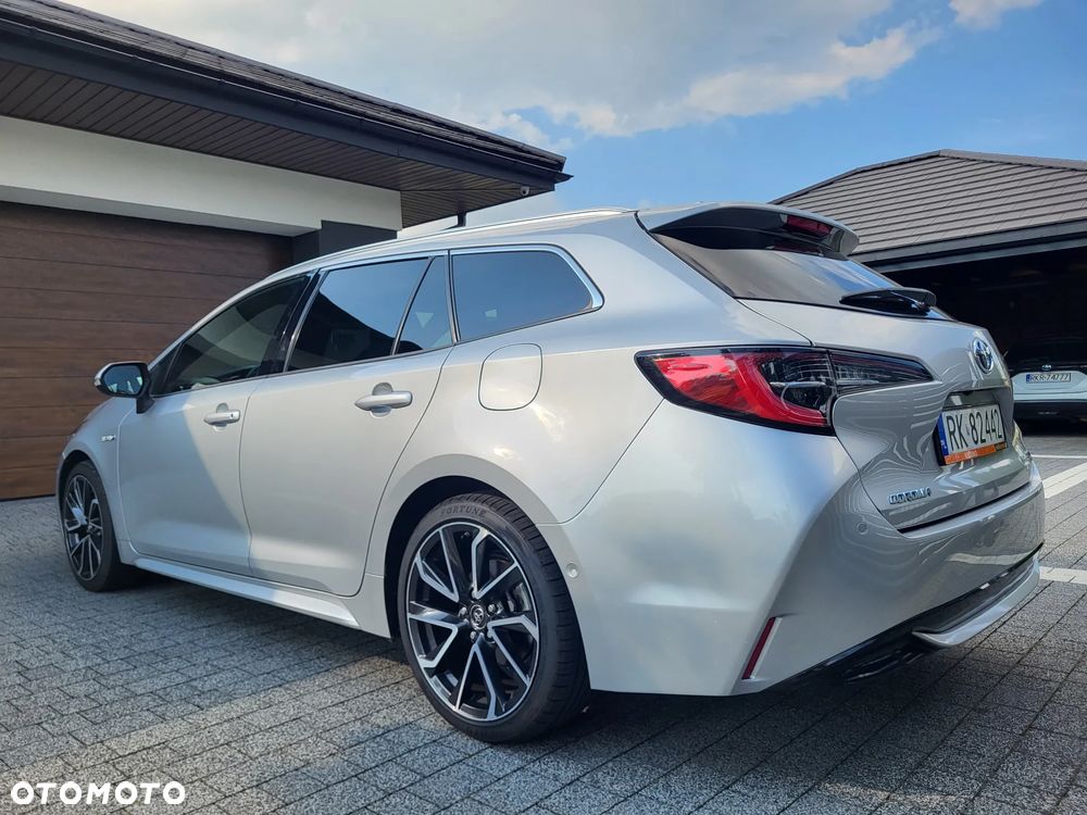 Toyota Corolla 2.0 Hybrid Executive - 9