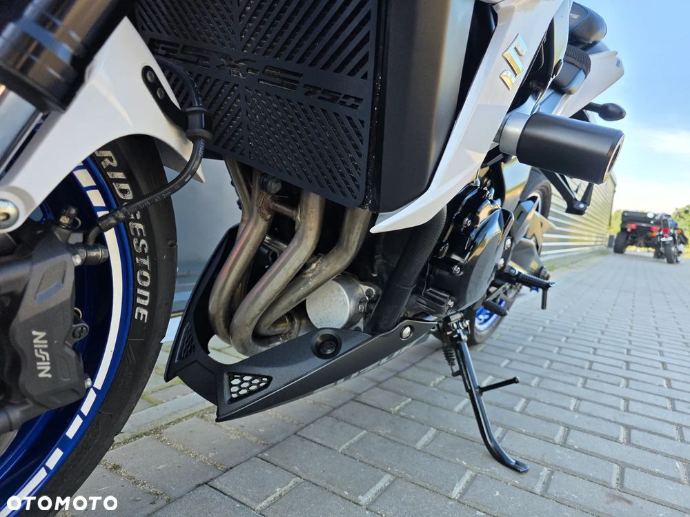 Suzuki GSX - 15