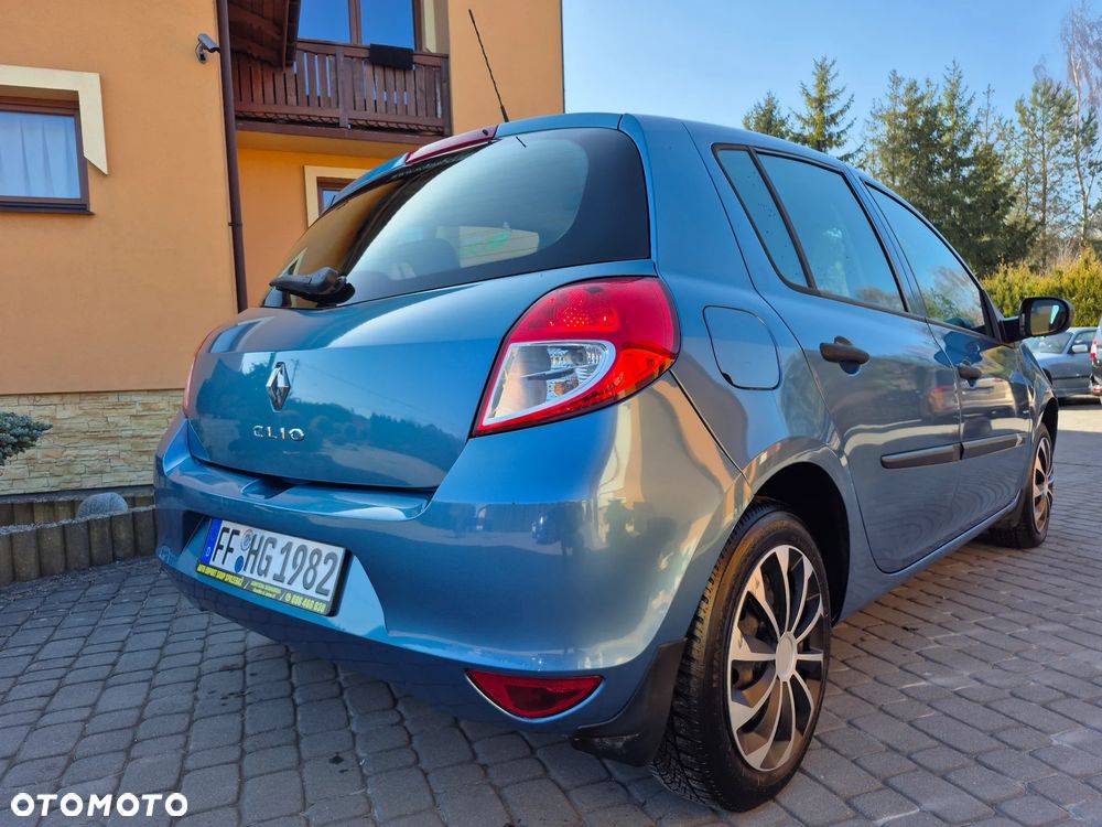 Renault Clio 1.2 16V Alize - 17