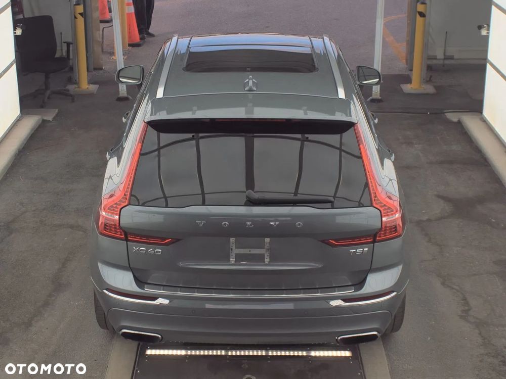 Volvo XC 60 T5 AWD Inscription - 4