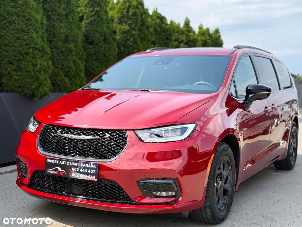Chrysler Pacifica - 1