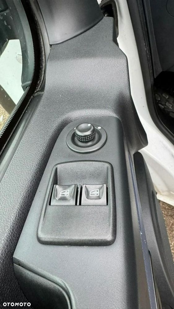 Opel Vivaro - 14