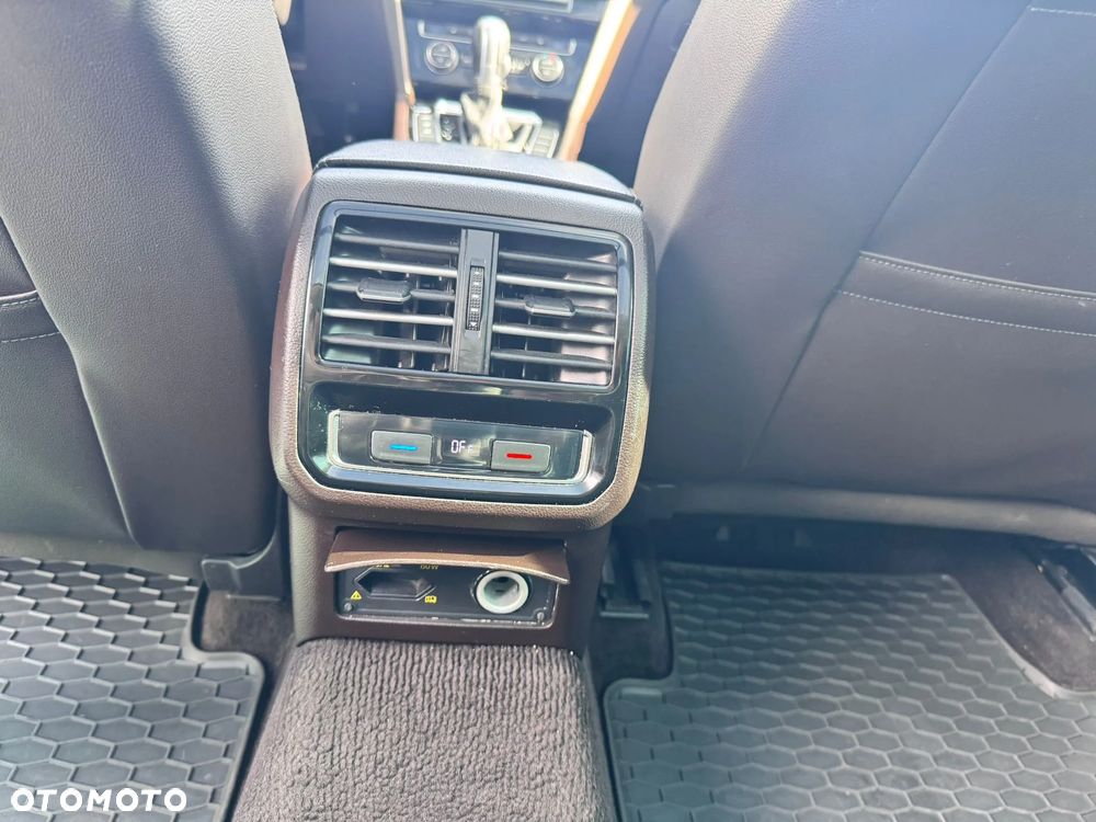 Volkswagen Passat Variant 1.8 TSI BMT Highline DSG - 9