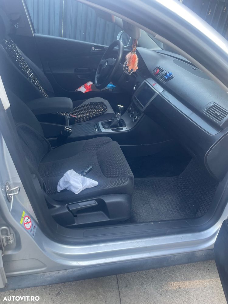 Volkswagen Passat 2.0 TDI Comfortline DPF - 8