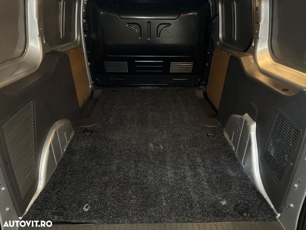Ford Transit Connect - 18