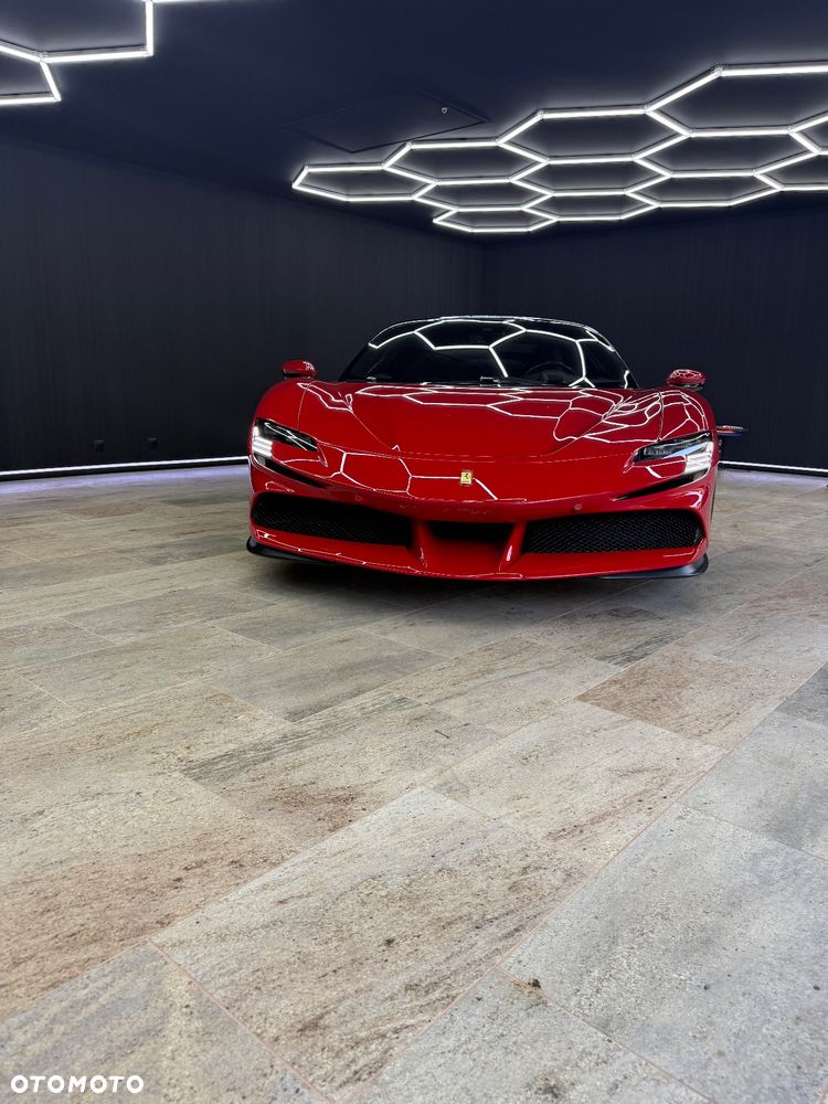 Ferrari SF90 Stradale - 10