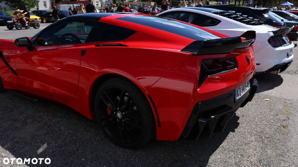 Chevrolet Corvette - 11