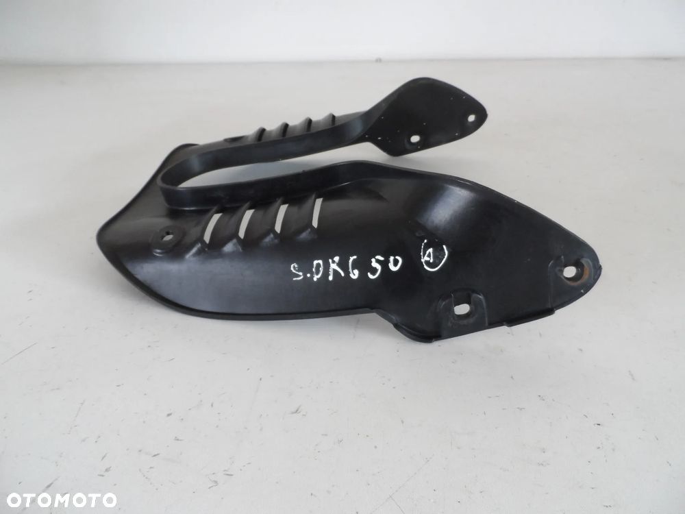 SUZUKI DR 650 osłona plastikowa zaślepka - 4