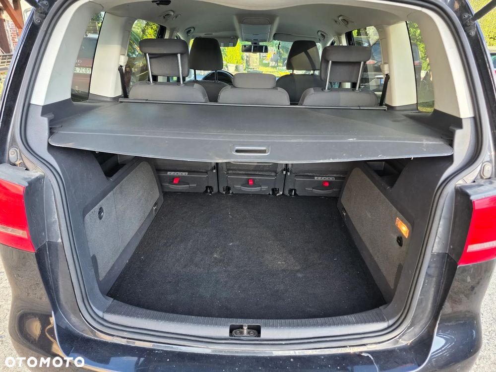 Volkswagen Touran - 8