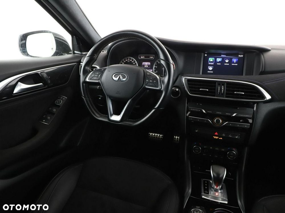 Infiniti Q30 2.0t DCT AWD Sport City Black - 17