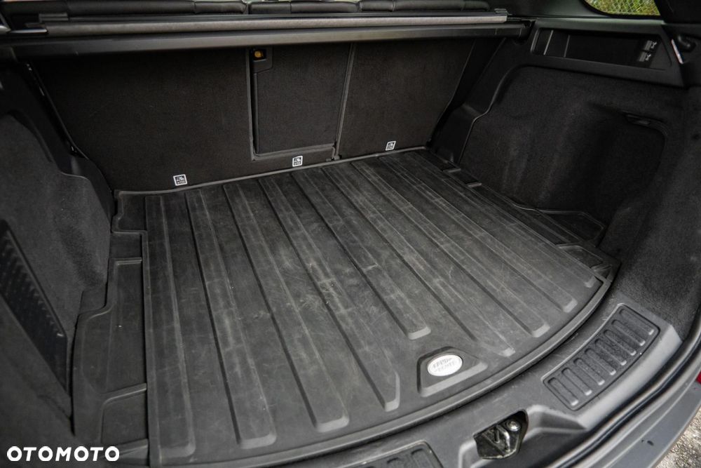 Land Rover Discovery - 28