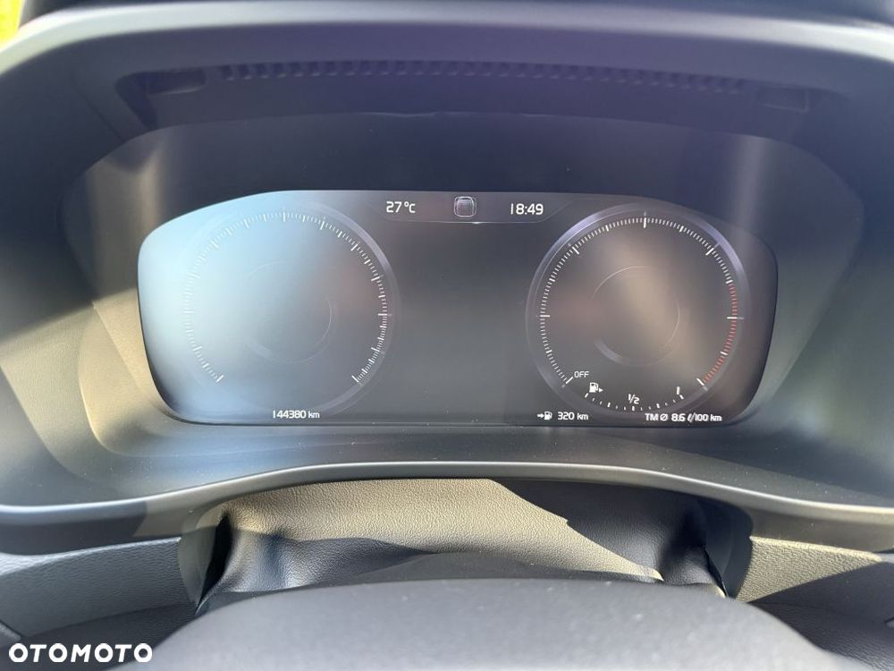 Volvo XC 40 D4 AWD Momentum - 22