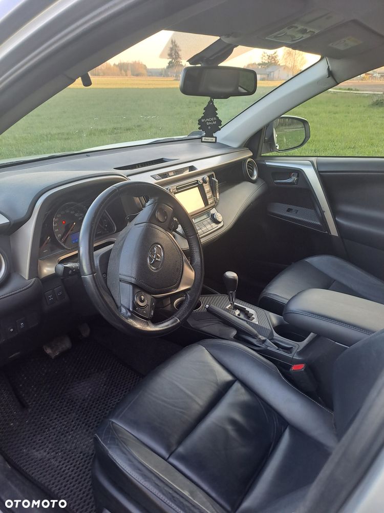 Toyota RAV4 - 6