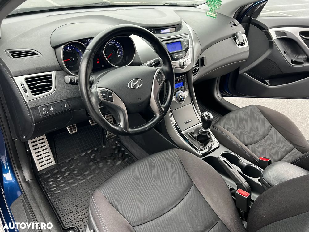 Hyundai Elantra 1.6 MPi Highway - 12