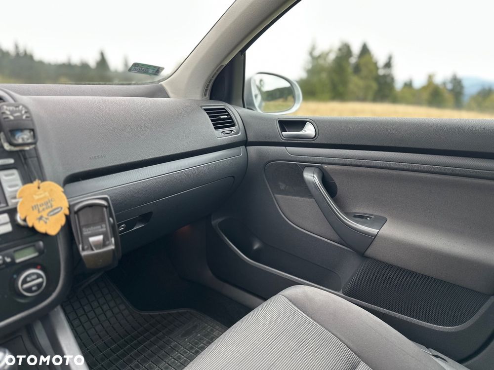 Volkswagen Golf V 1.9 TDI Comfortline - 18