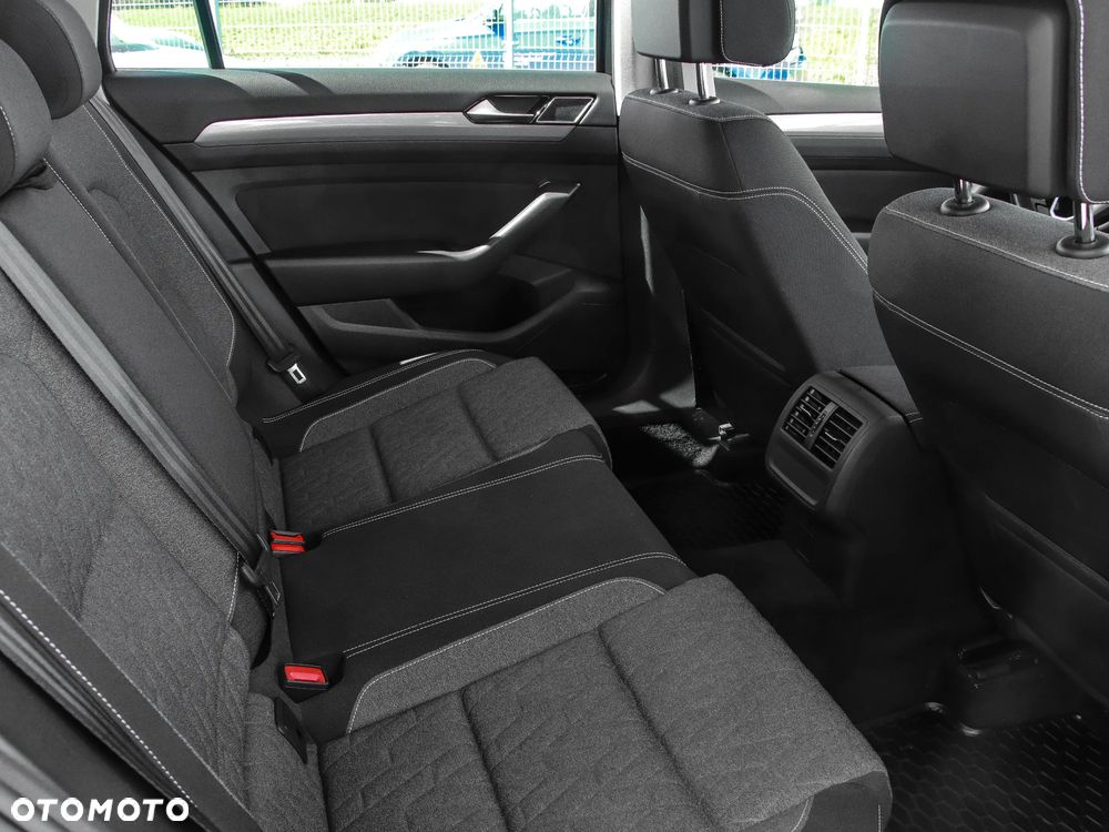 Volkswagen Passat 2.0 TSI Business DSG - 13