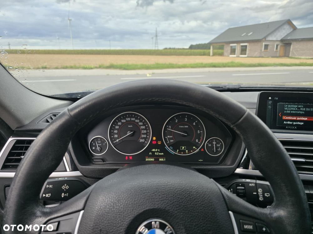 BMW Seria 3 318d Sport Line Shadow - 12