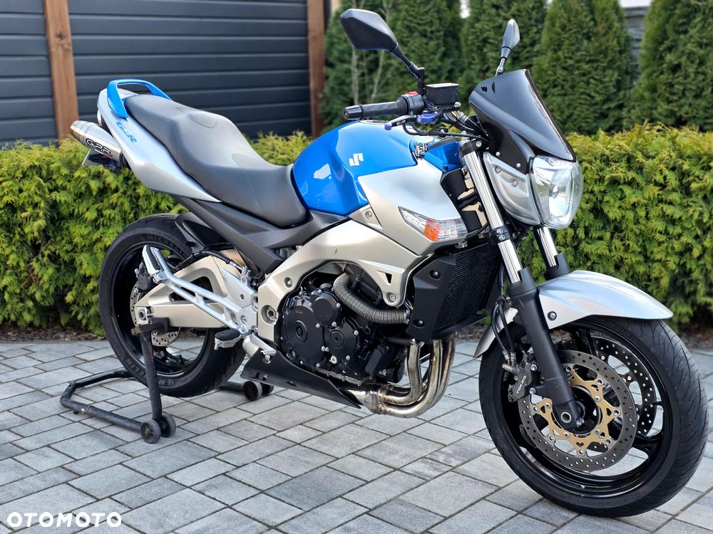 Suzuki GSR