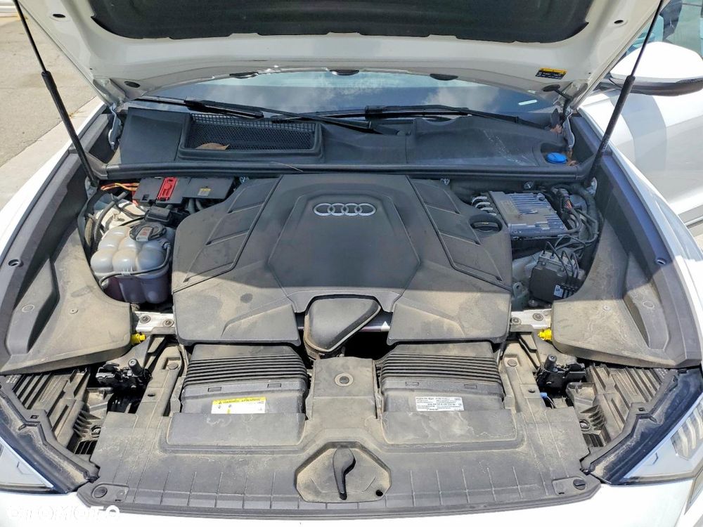Audi Q8 - 12
