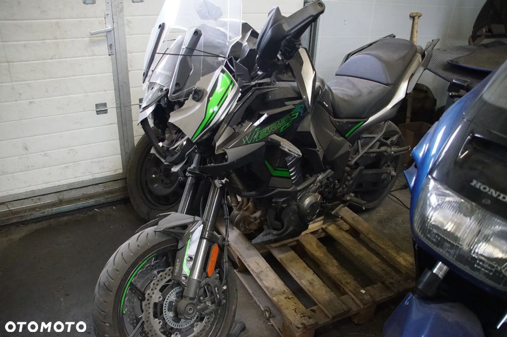 Motocykl na części 692106889 Kawasaki Versys 1000 rocznik 2024 silnik skrzynia wahacz siedzenie rama rozrusznik skup motocykli motorowerów - 1