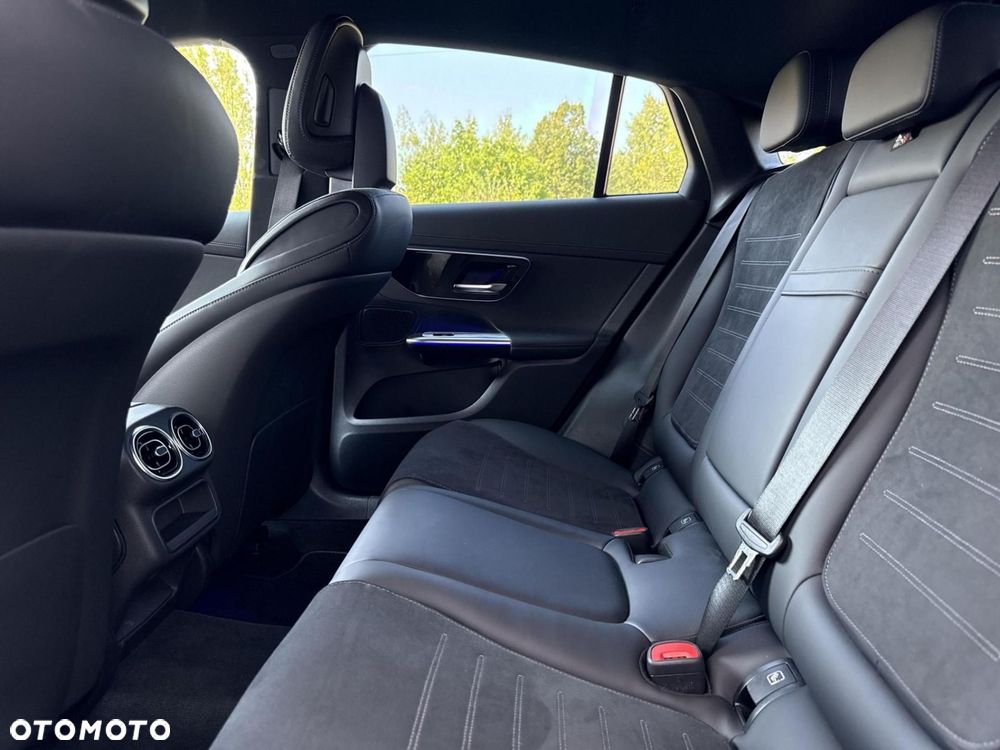 Mercedes-Benz GLC - 12