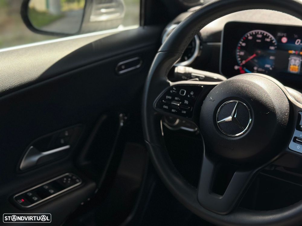 Mercedes-Benz A 180 d Style Plus Aut. - 32