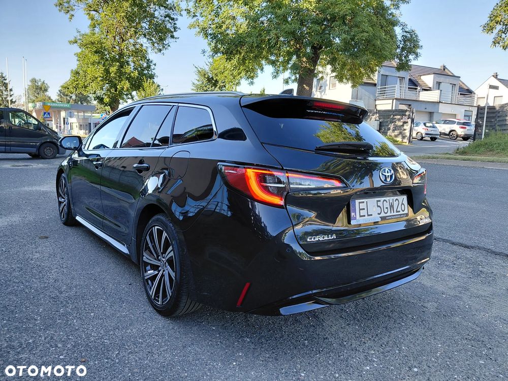 Toyota Corolla 2.0 Hybrid Executive - 28