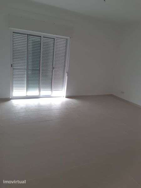 Apartamento T1 equipado para arrendamento no Laranjeiro - Grande imagem: 2/9