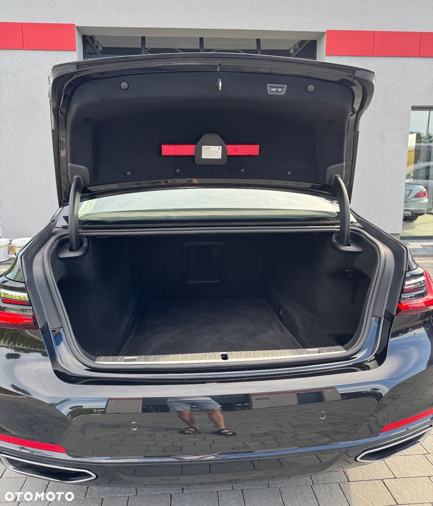 BMW Seria 7 740Li - 31
